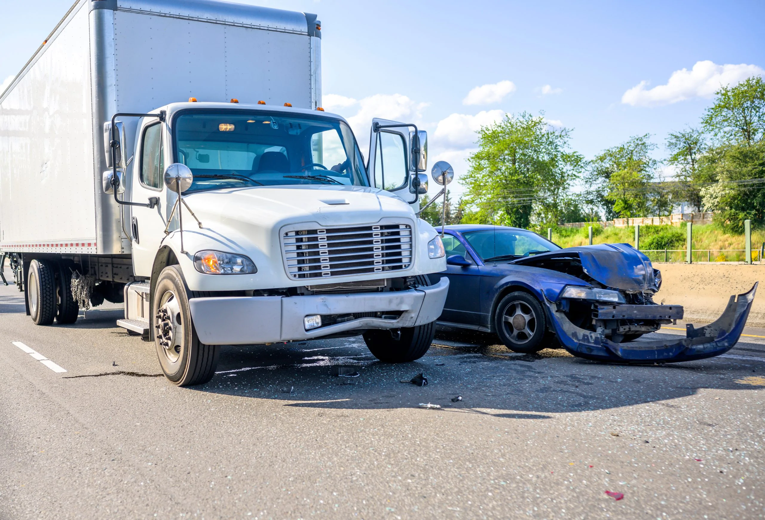 clientes en accidentes de semirremolque buscan compensación legal por lesiones