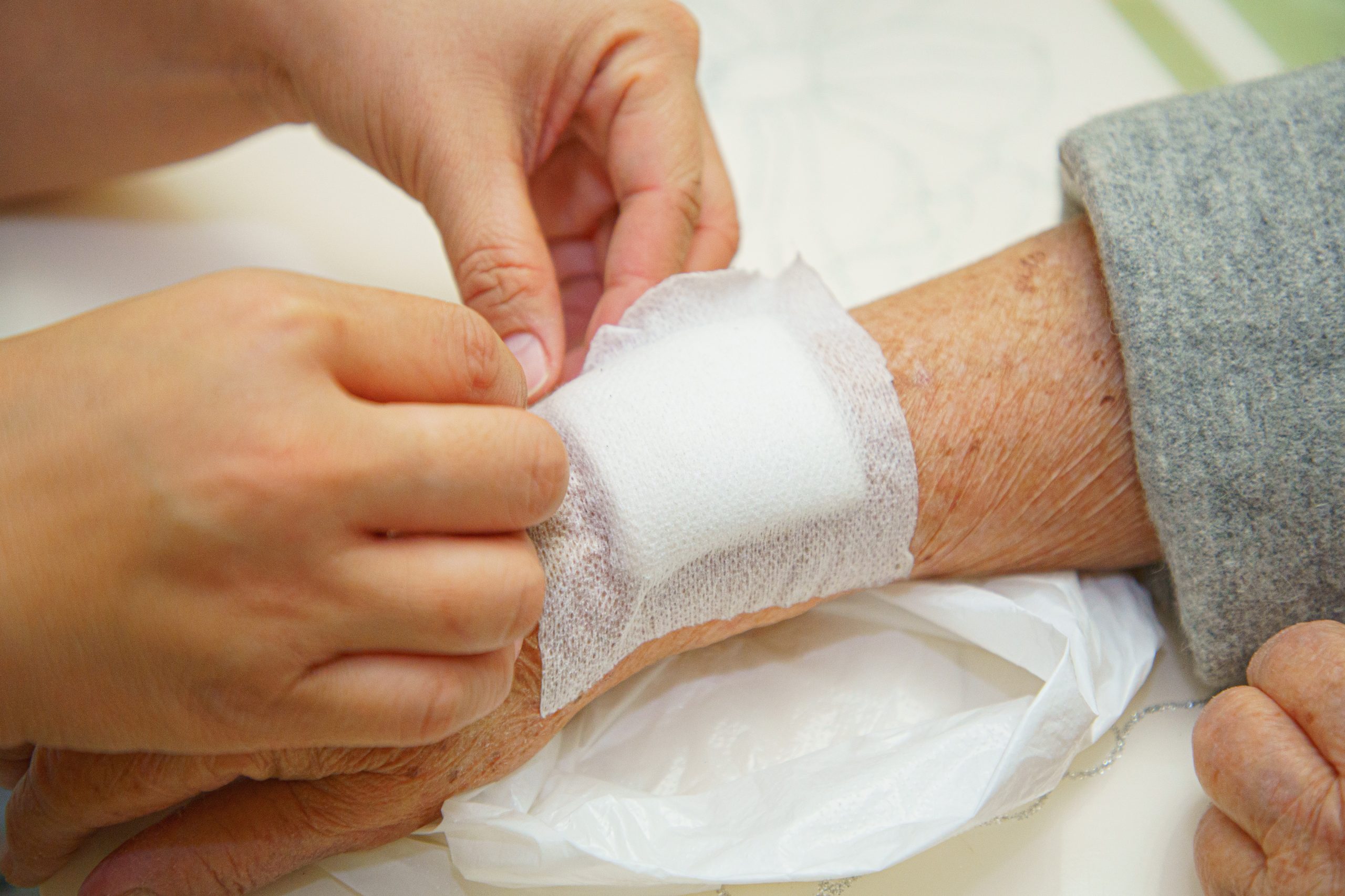 Crenshaw Eye Injury: Can You Sue? Understanding Legal Options After An Injury. - bt7anwv